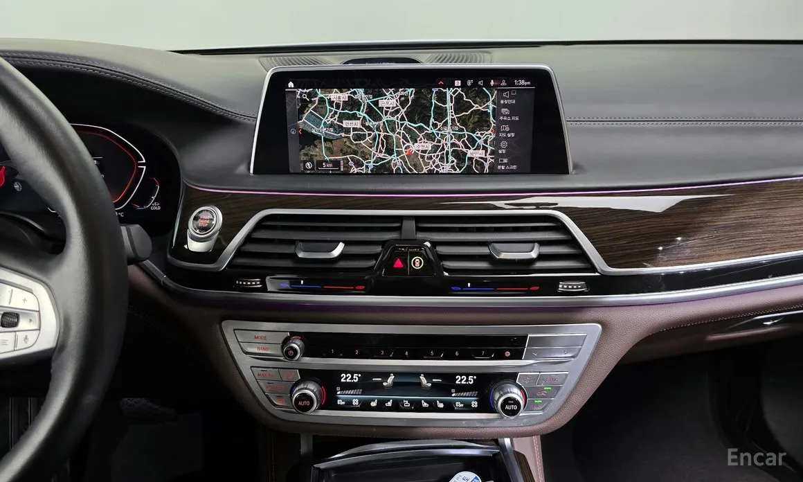 Фото 14 - BMW 7 Series