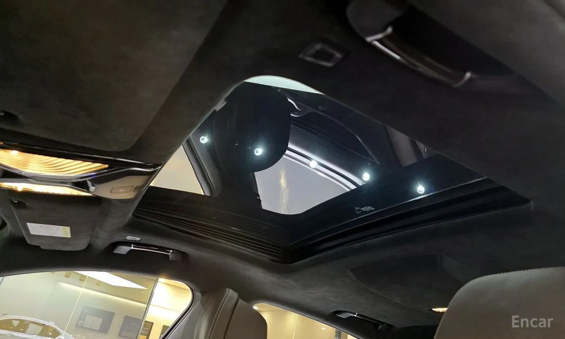 Фото 18 - BMW 7 Series