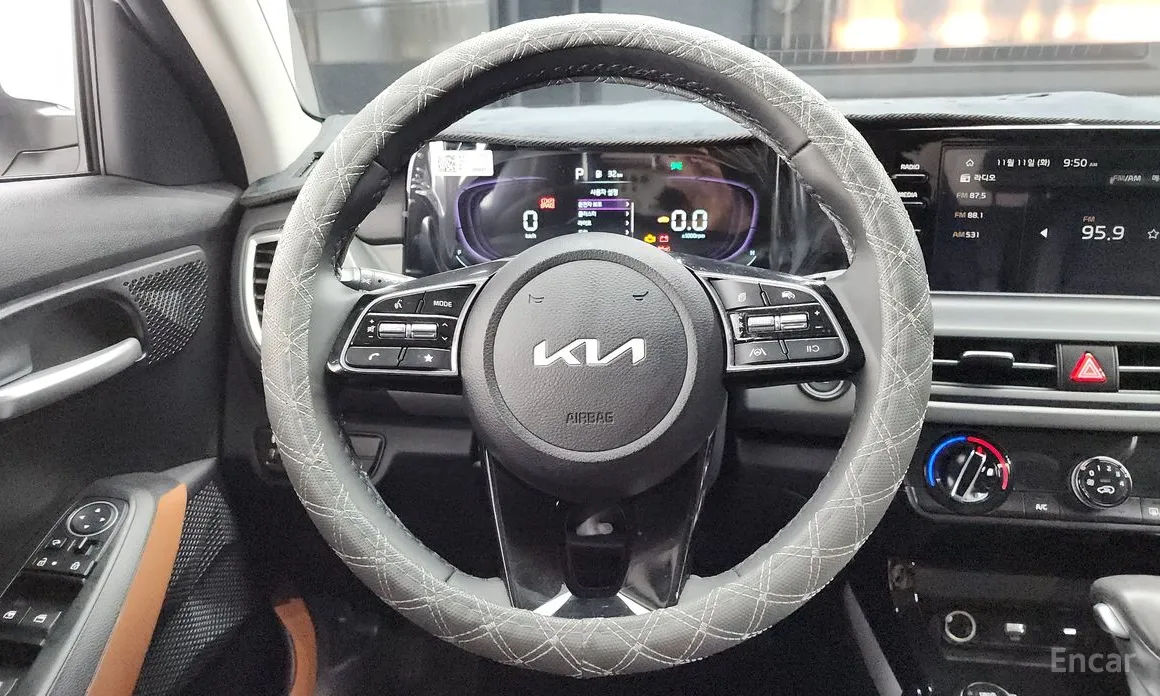 Фото 13 - Kia Seltos