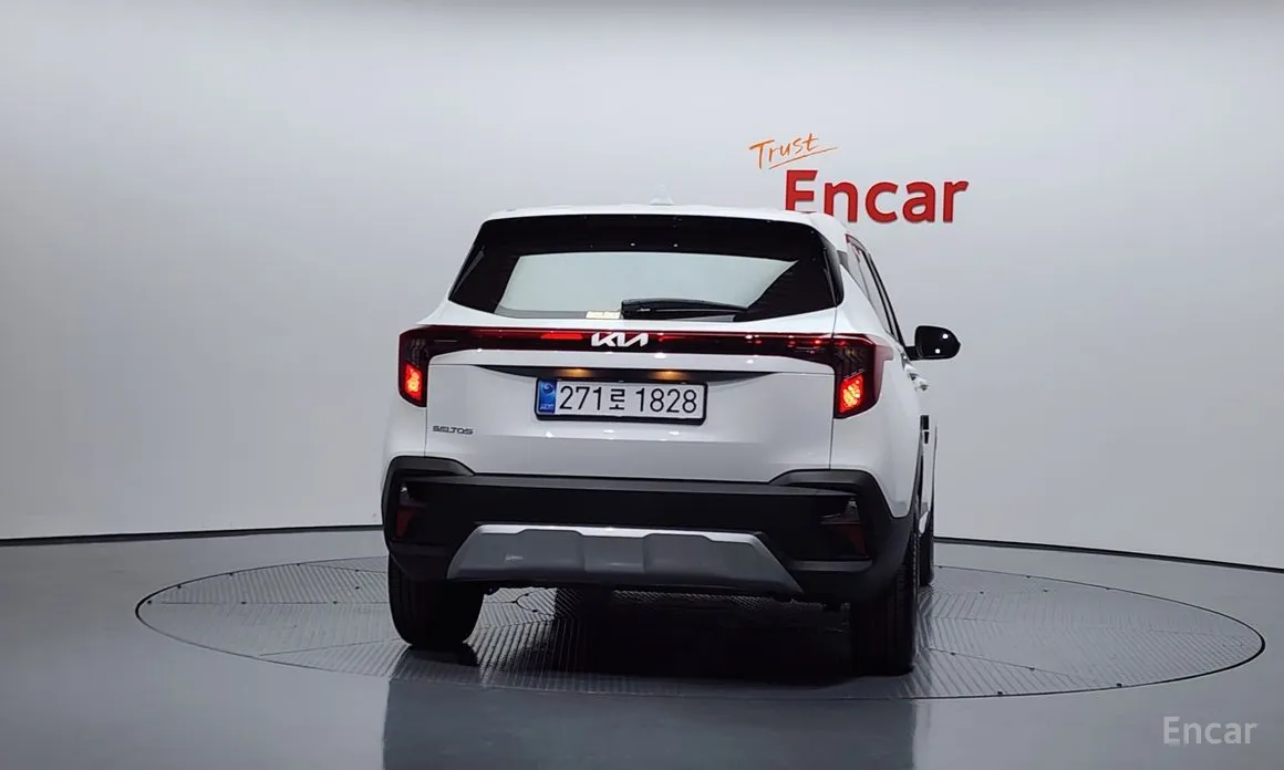 Фото 4 - Kia Seltos