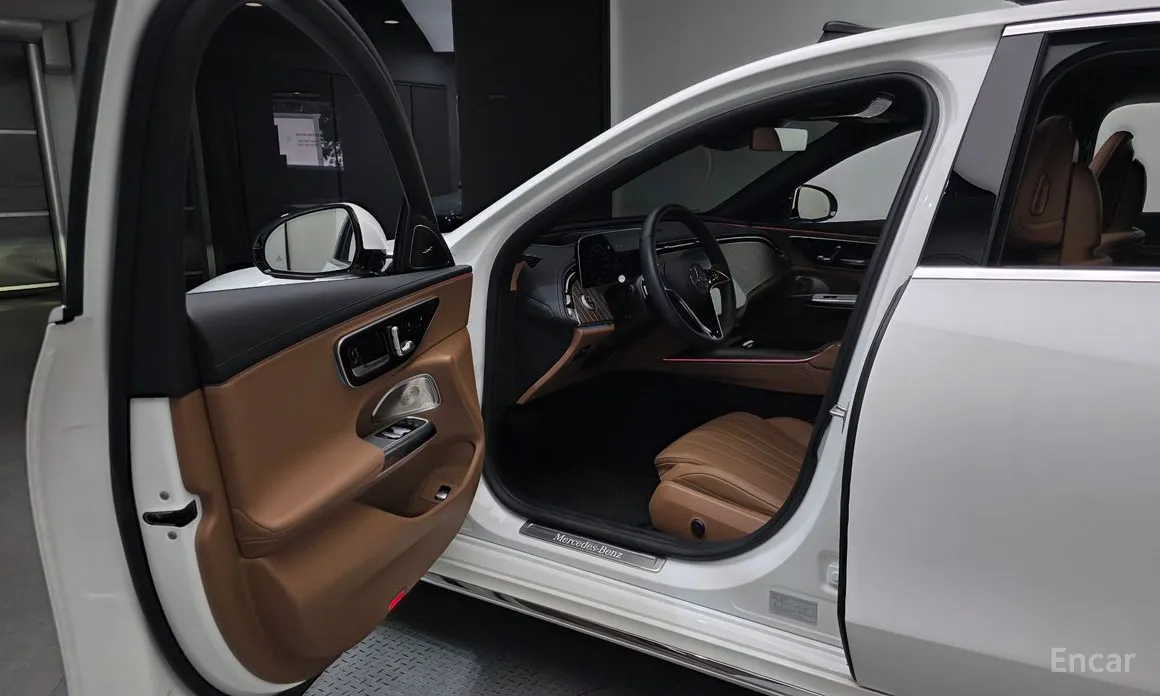 Фото 11 - Mercedes-Benz E-Class