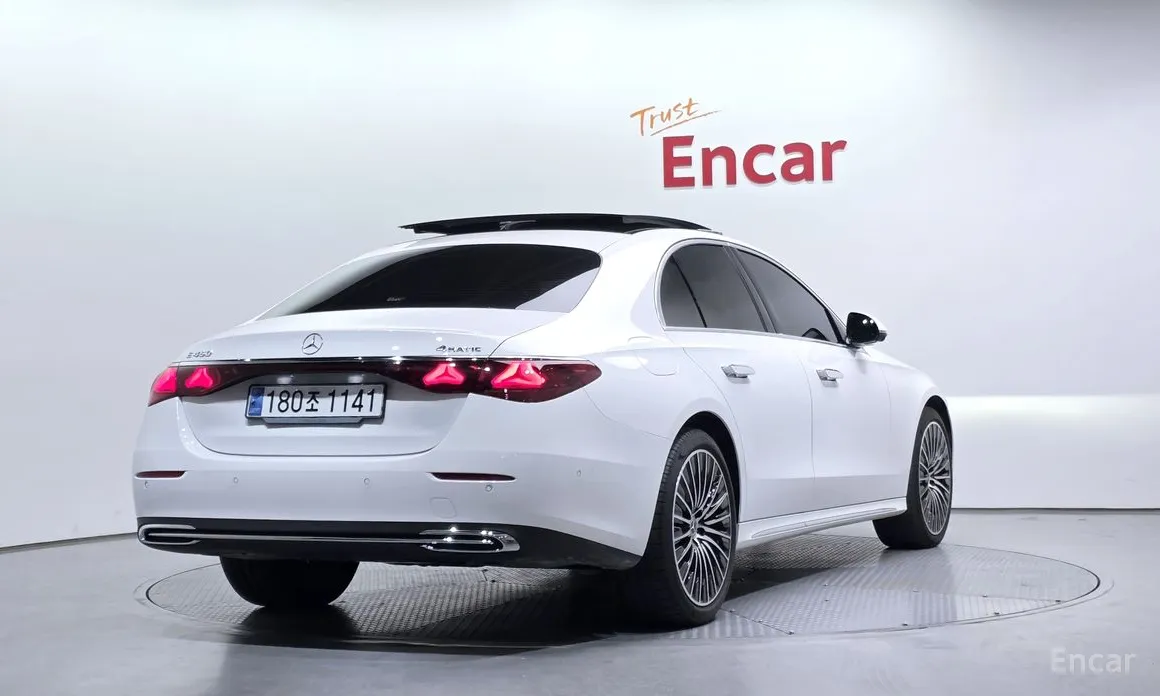 Фото 2 - Mercedes-Benz E-Class