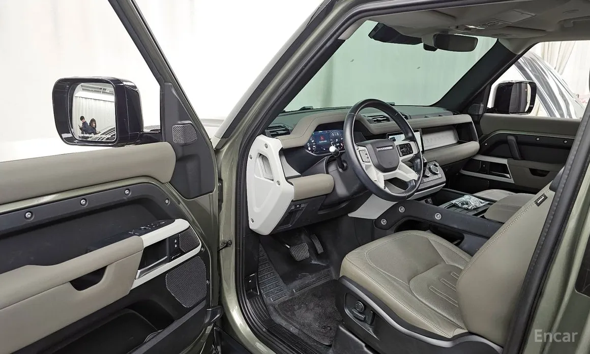 Фото 10 - Land Rover Defender