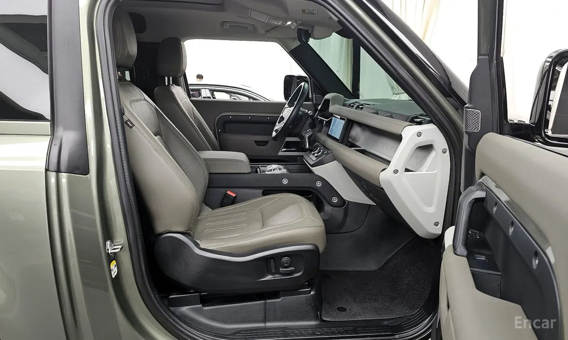 Фото 11 - Land Rover Defender