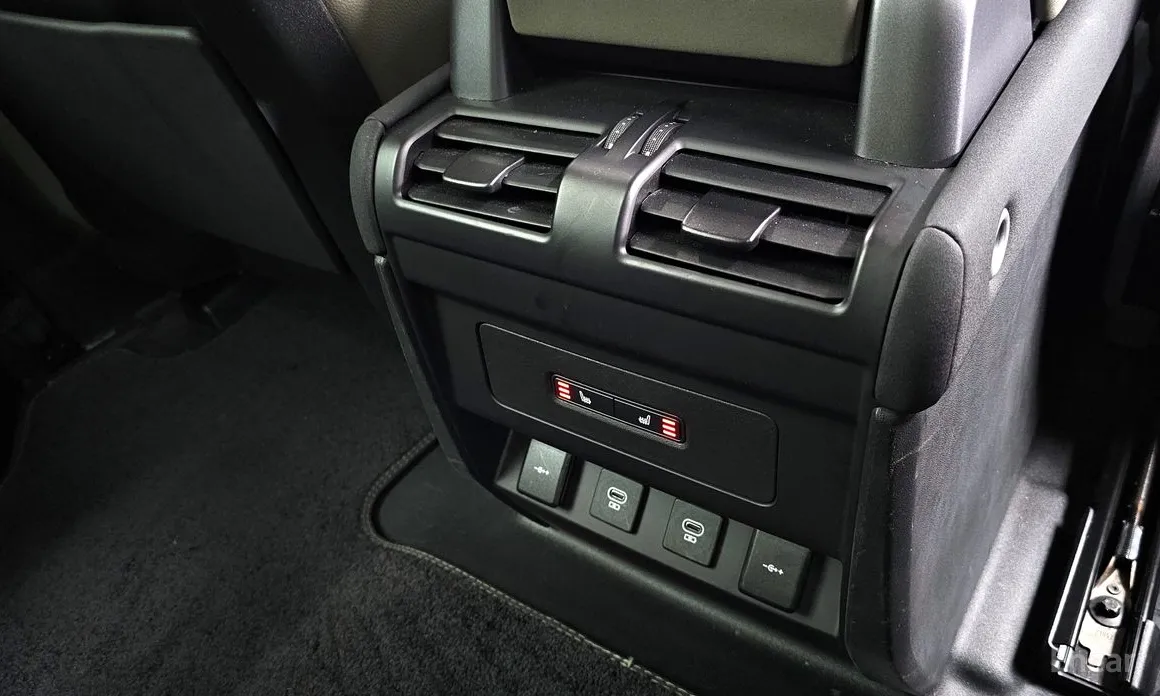 Фото 19 - Land Rover Defender