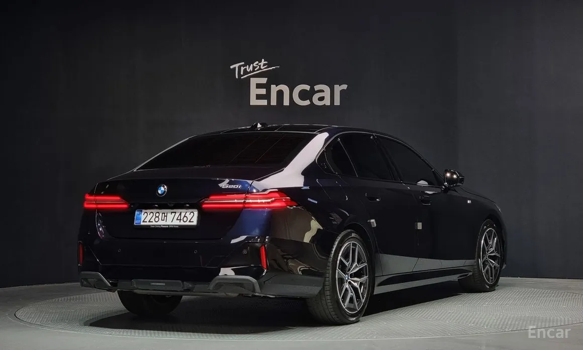 Фото 2 - BMW 5 Series