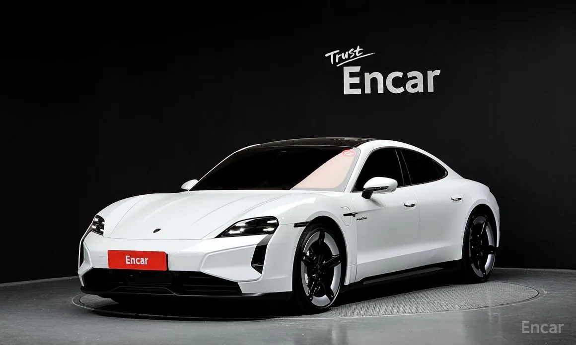 Фото 1 - Porsche Taycan