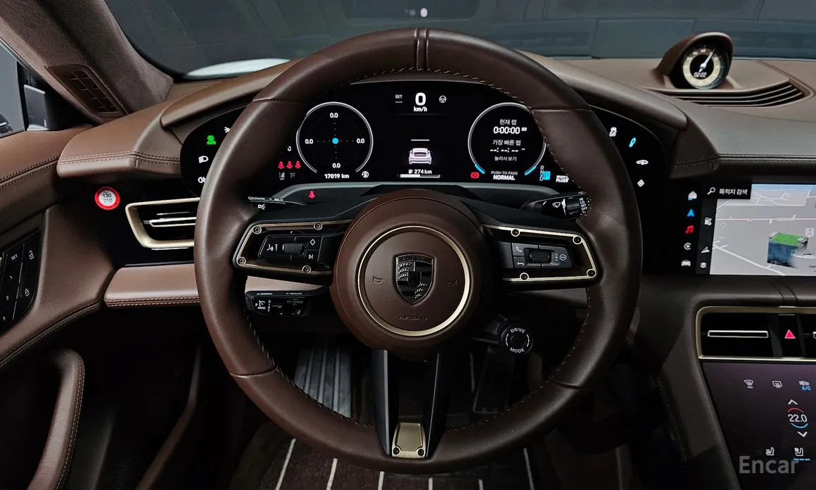 Фото 13 - Porsche Taycan