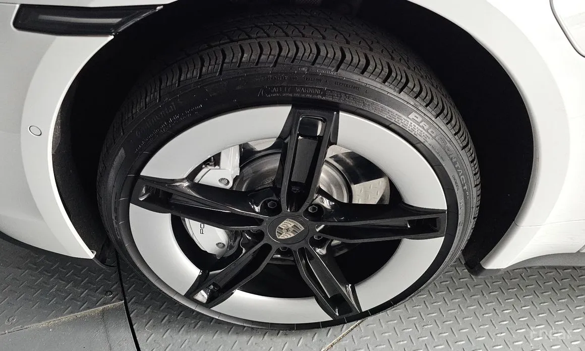 Фото 5 - Porsche Taycan