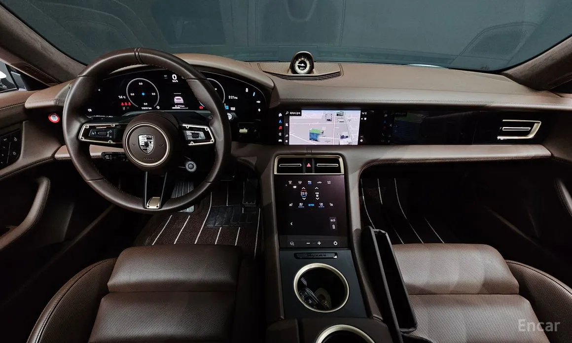 Фото 7 - Porsche Taycan