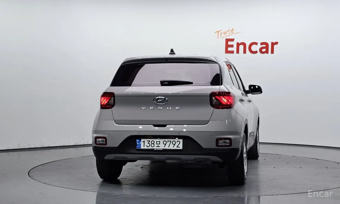 Фото 4 - Hyundai Venue