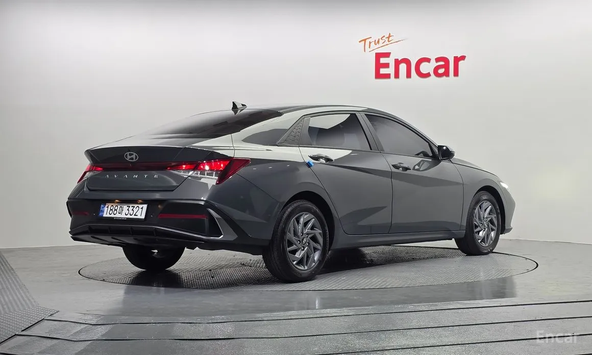 Фото 2 - Hyundai Avante