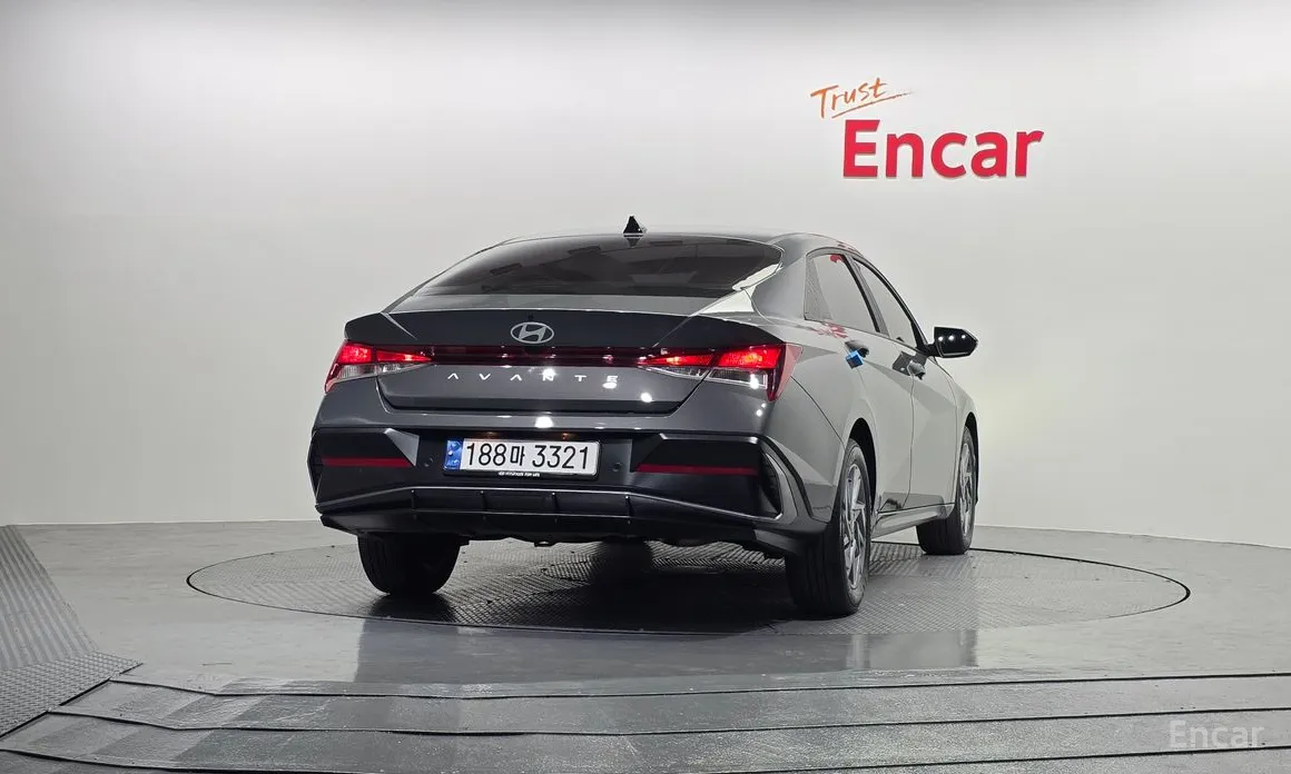 Фото 4 - Hyundai Avante