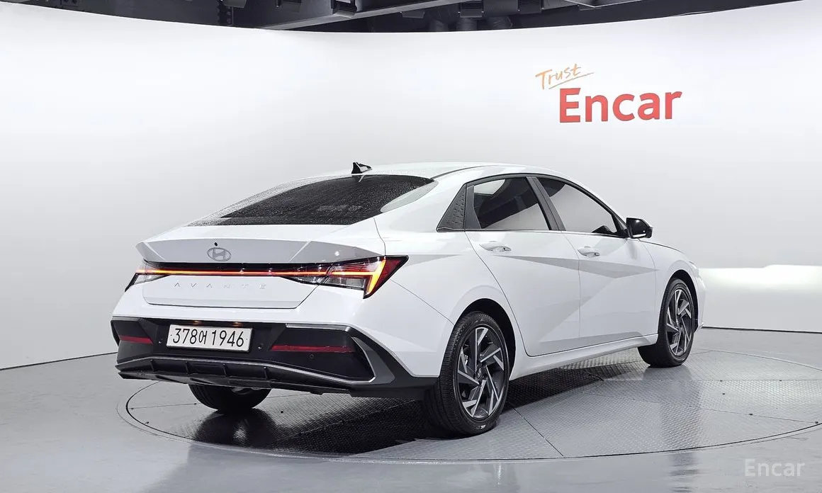 Фото 2 - Hyundai Avante