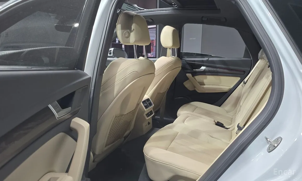 Фото 12 - Audi Q5