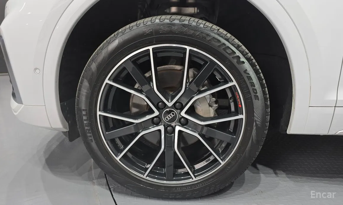 Фото 5 - Audi Q5