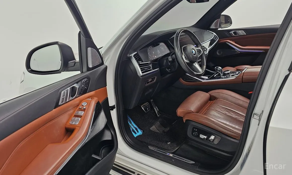 Фото 10 - BMW X7