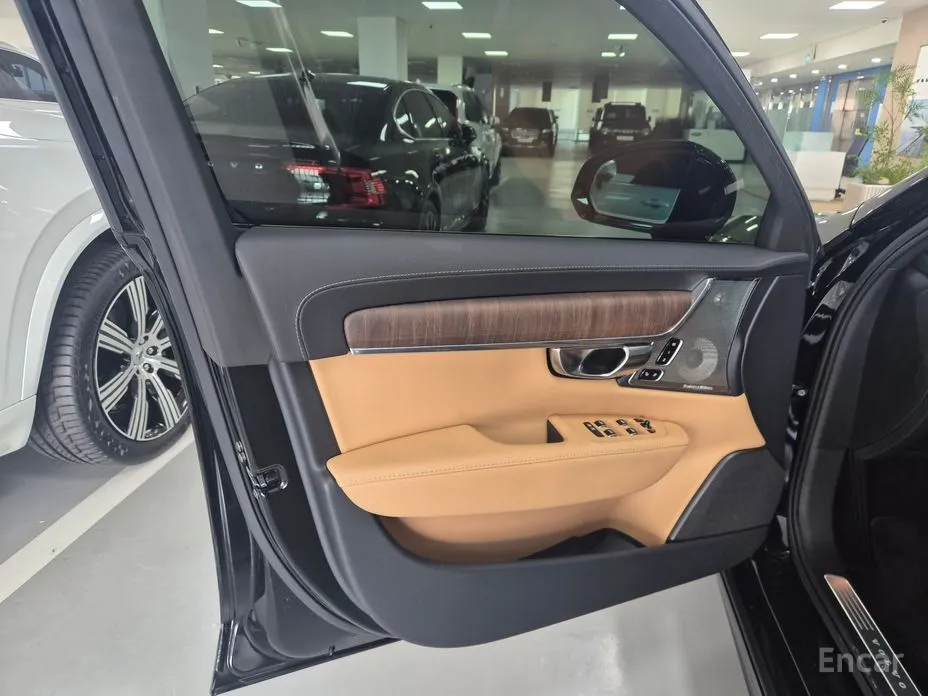 Фото 18 - Volvo S90