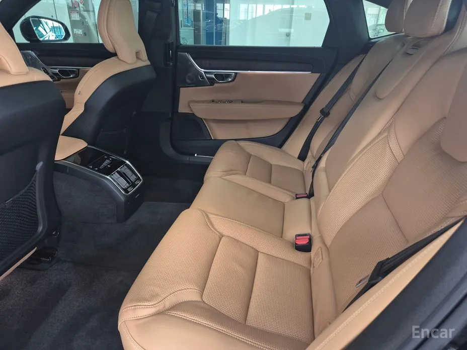 Фото 9 - Volvo S90