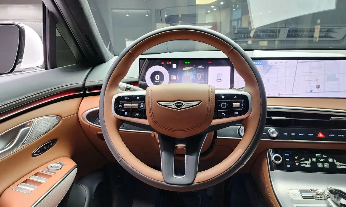 Фото 13 - Genesis GV70