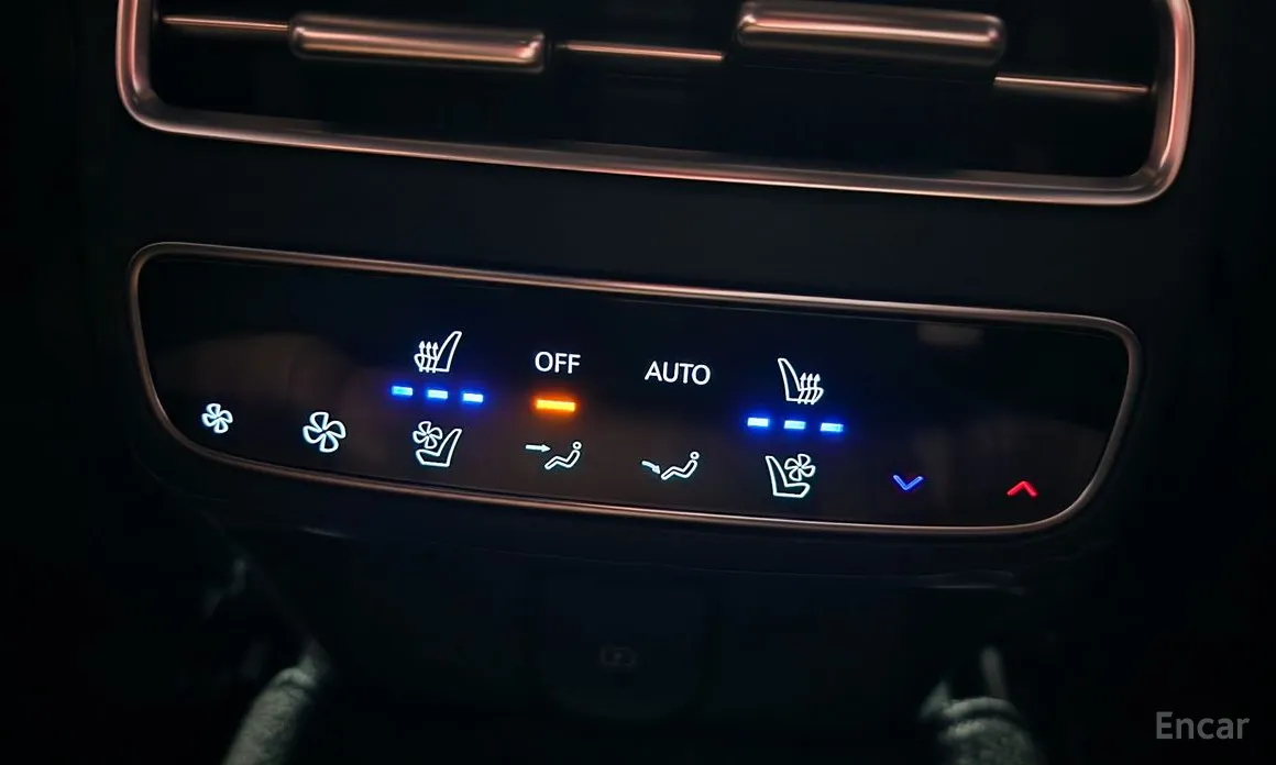 Фото 18 - Genesis GV70