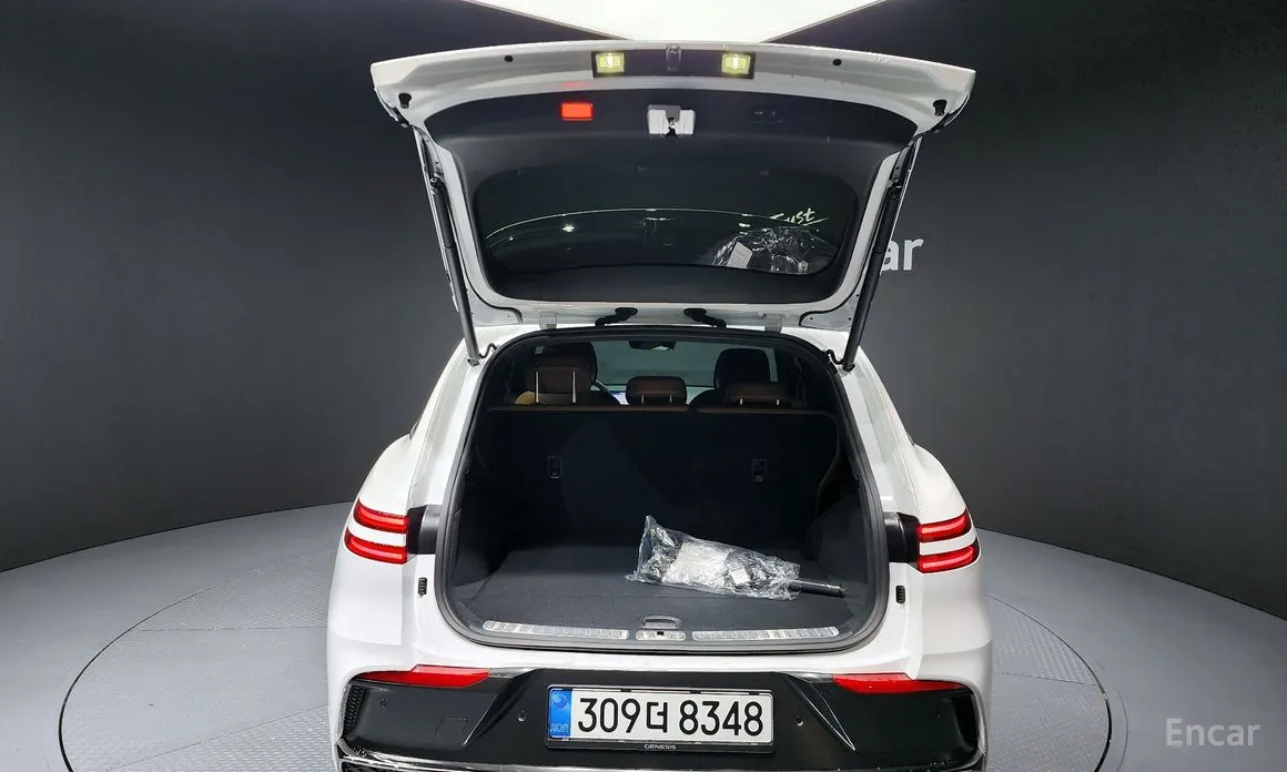 Фото 20 - Genesis GV70