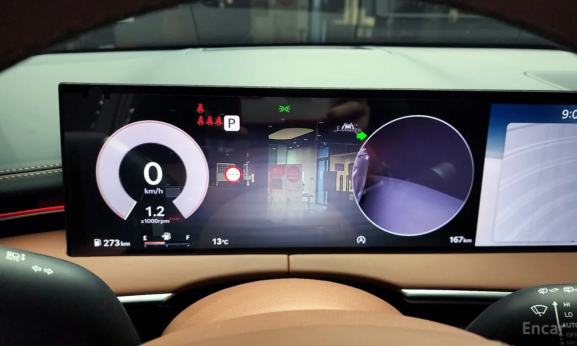 Фото 8 - Genesis GV70