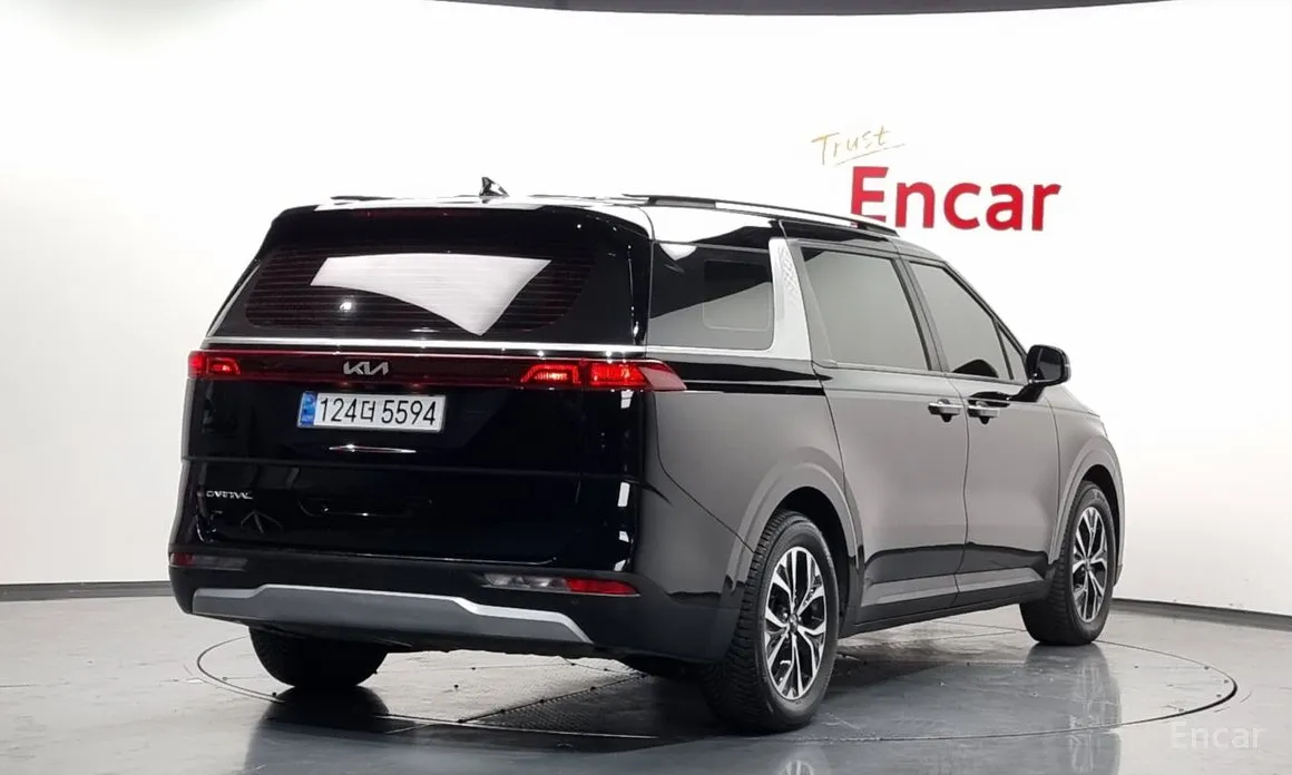 Фото 2 - Kia Carnival