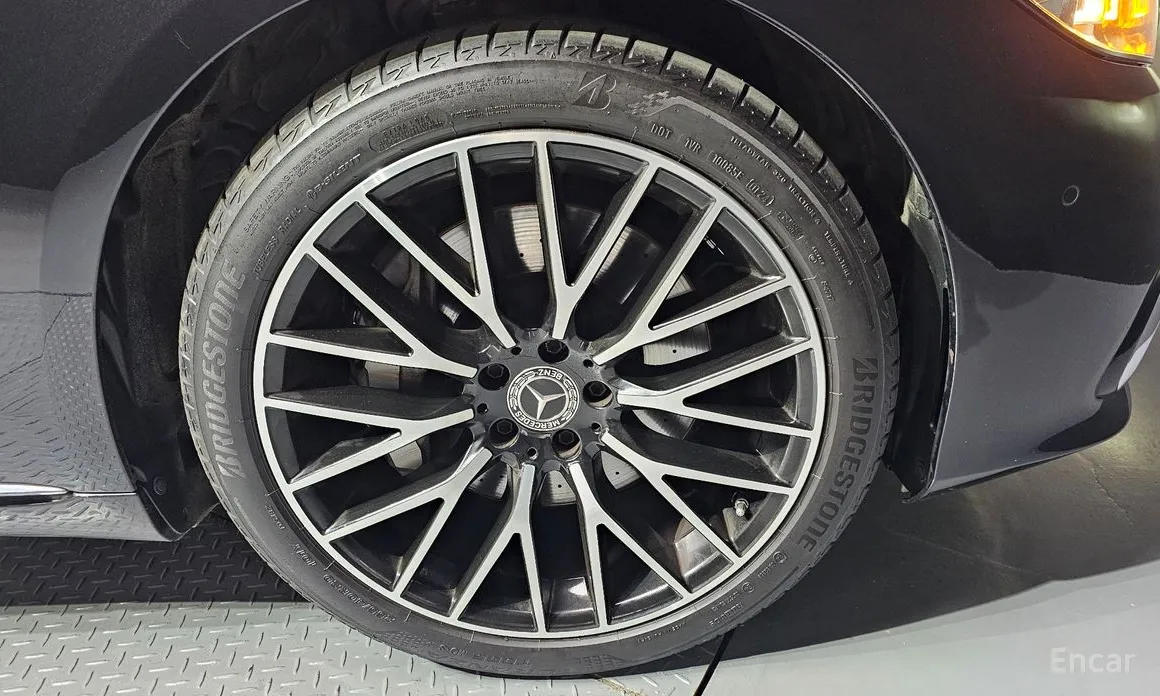 Фото 5 - Mercedes-Benz S-Class