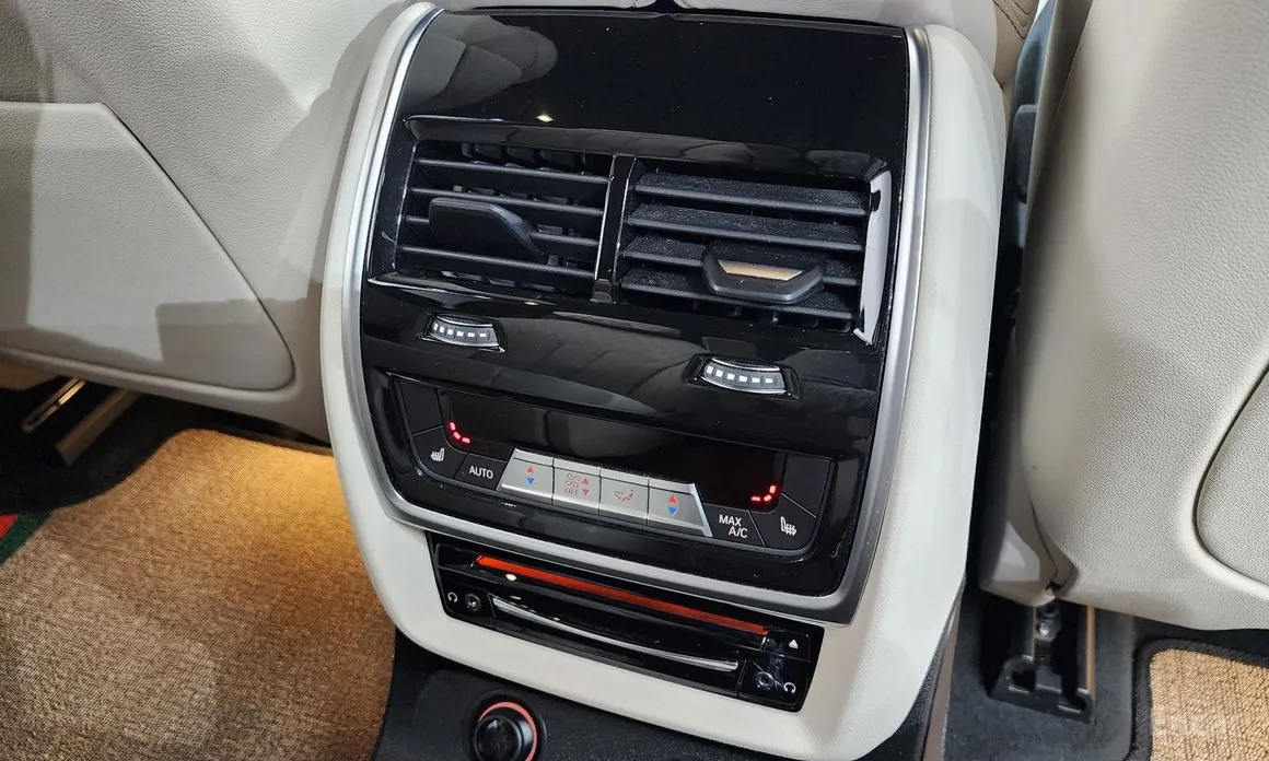 Фото 18 - BMW X7