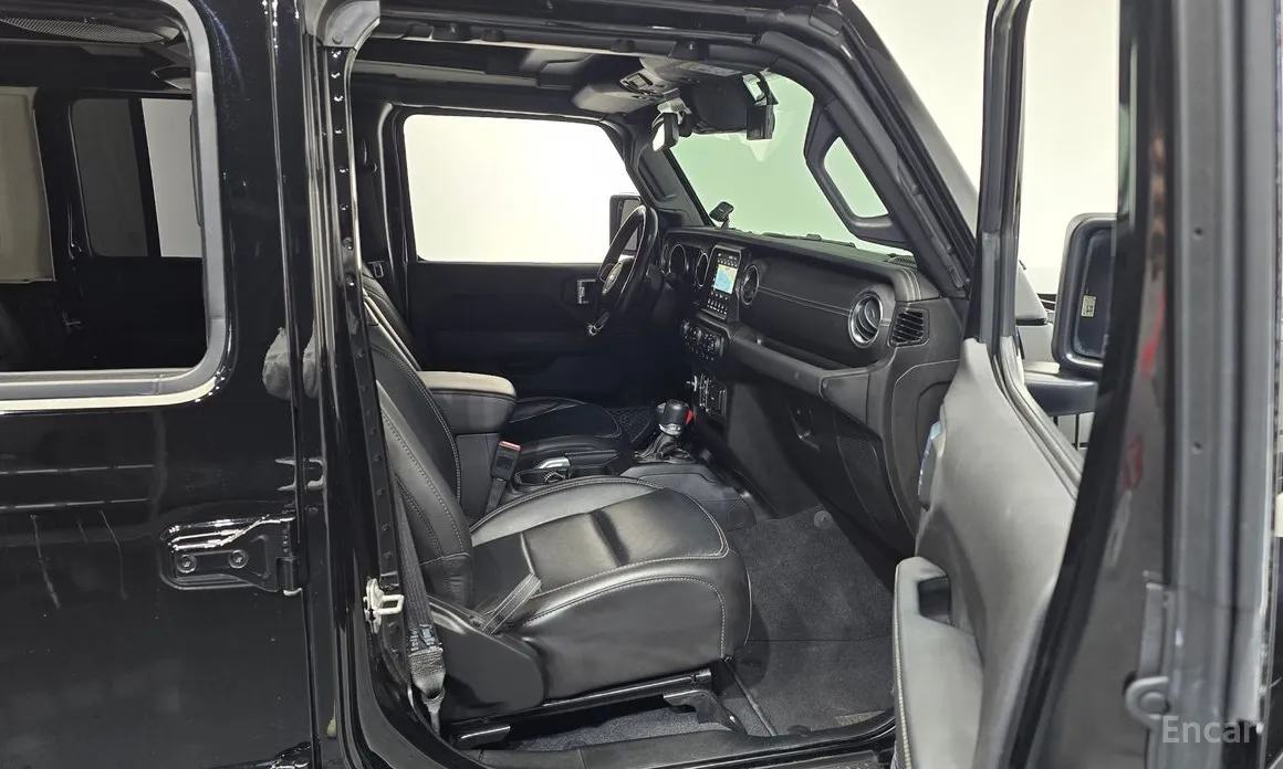 Фото 11 - Jeep Wrangler