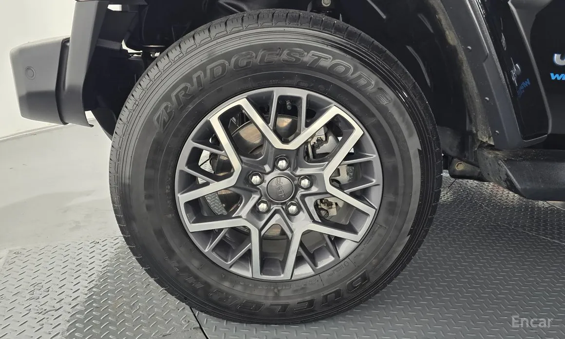 Фото 5 - Jeep Wrangler