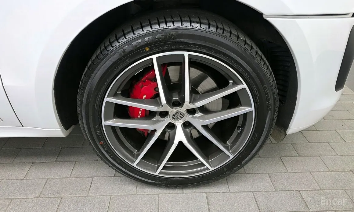 Фото 5 - Porsche Macan