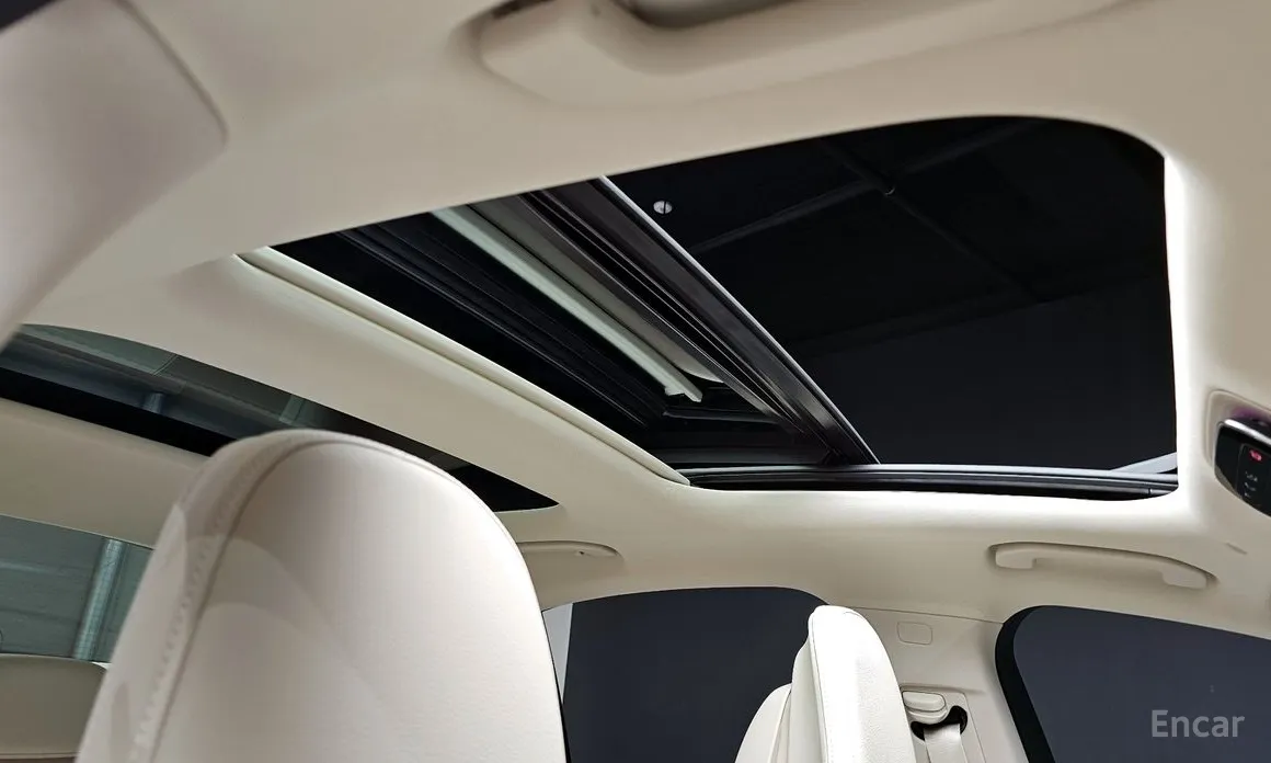 Фото 18 - Mercedes-Benz E-Class