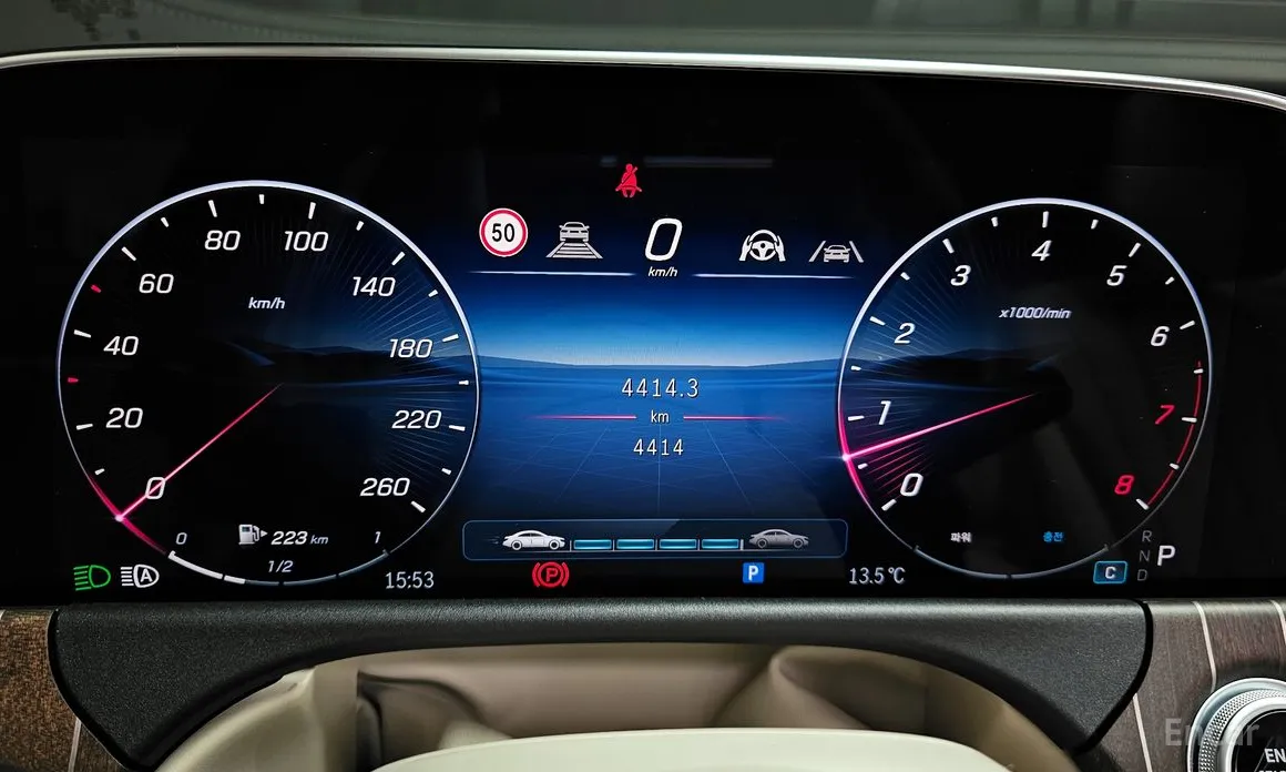 Фото 8 - Mercedes-Benz E-Class