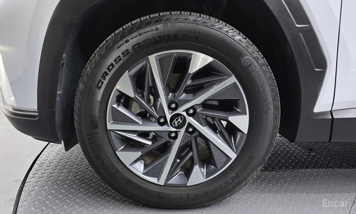 Photo 5 - Hyundai Tucson