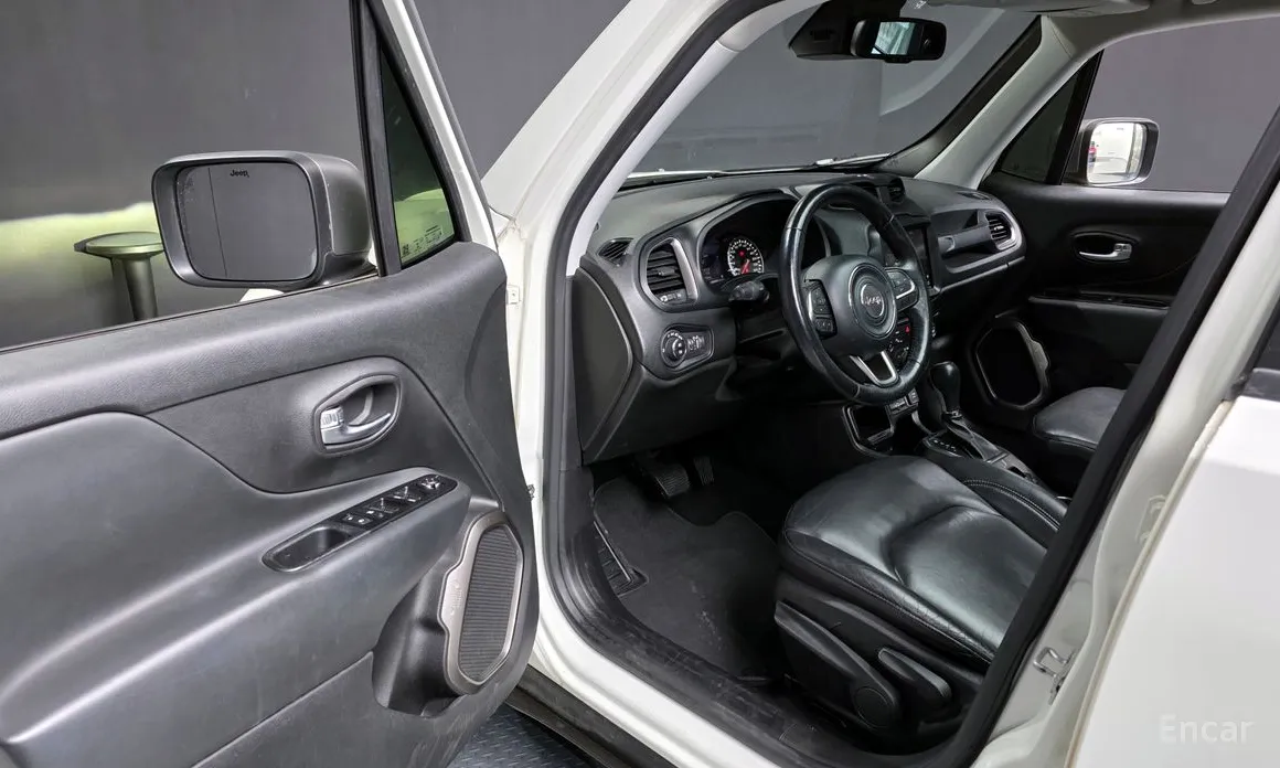 Фото 10 - Jeep Renegade