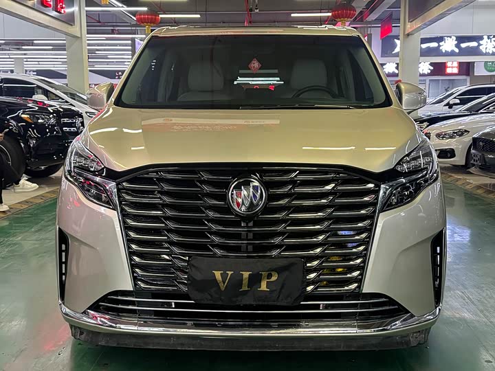 Фото 2 - Buick GL8 ES