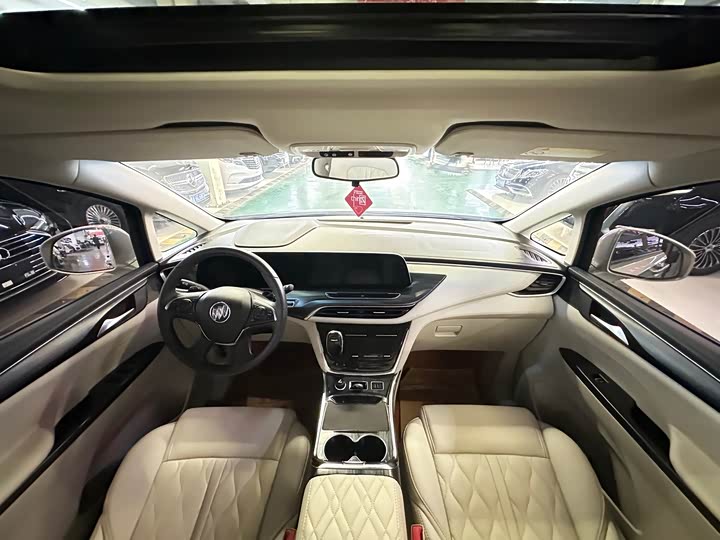 Фото 6 - Buick GL8 ES