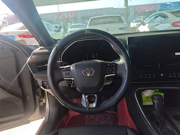 Фото 10 - Toyota Avalon