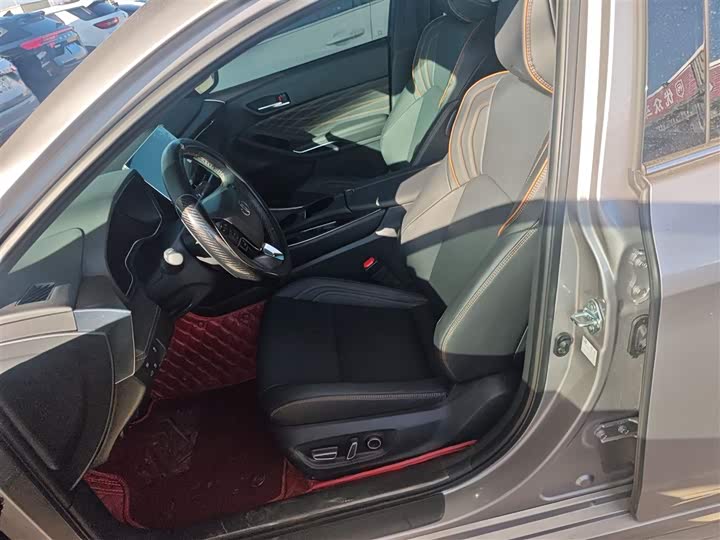 Фото 14 - Toyota Avalon