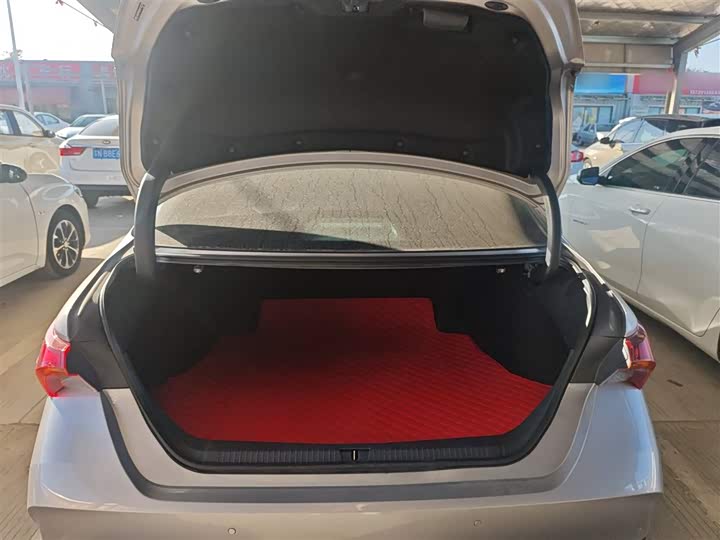 Фото 18 - Toyota Avalon