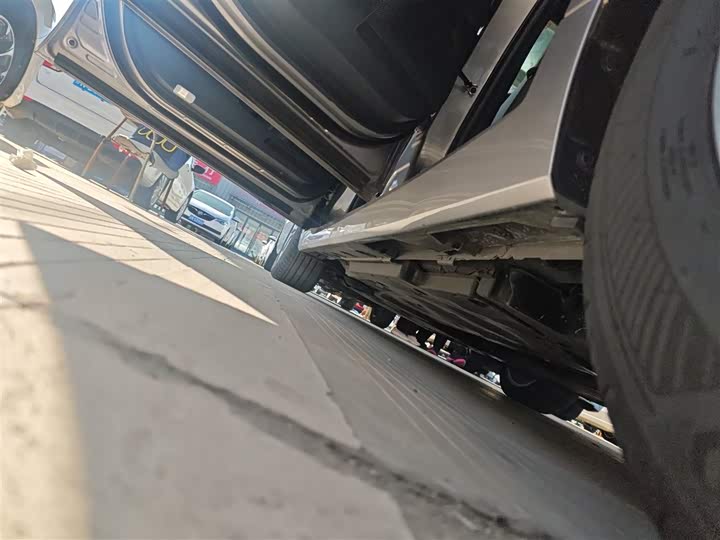 Фото 21 - Toyota Avalon