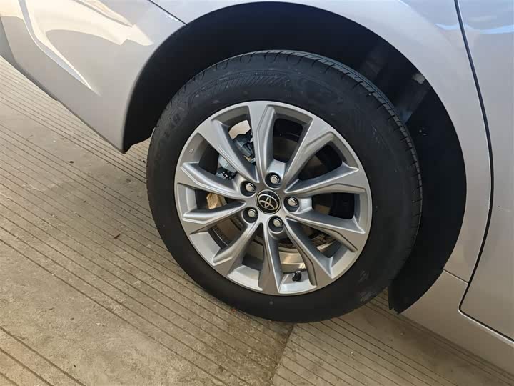 Фото 25 - Toyota Avalon