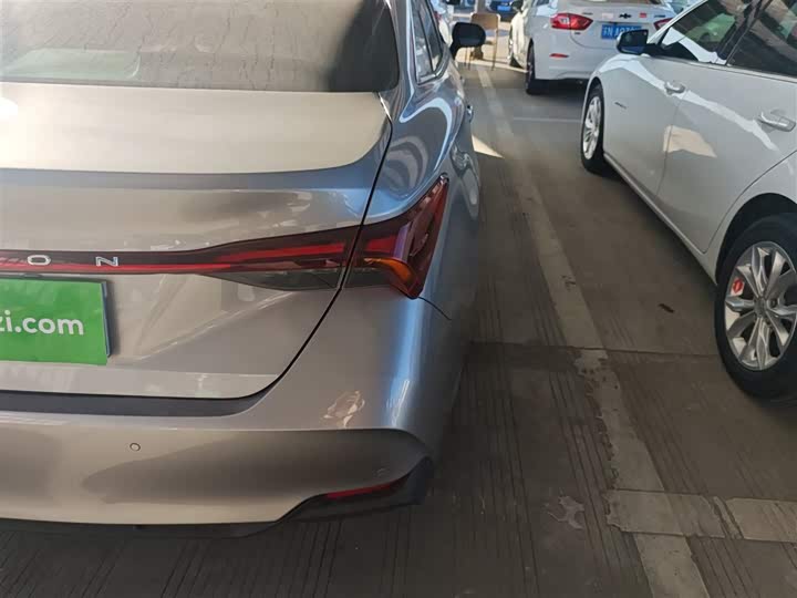 Фото 7 - Toyota Avalon