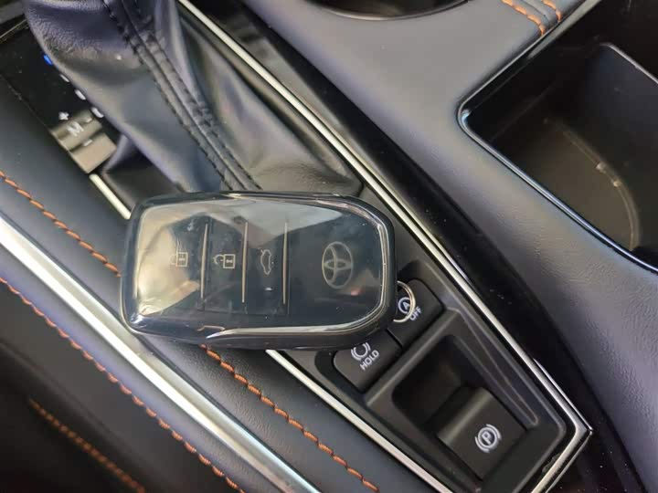 Фото 8 - Toyota Avalon