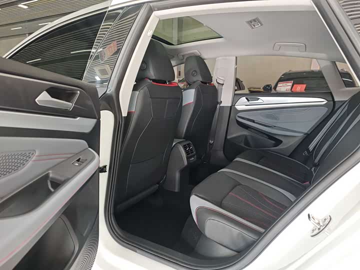 Фото 11 - Volkswagen Lamando L