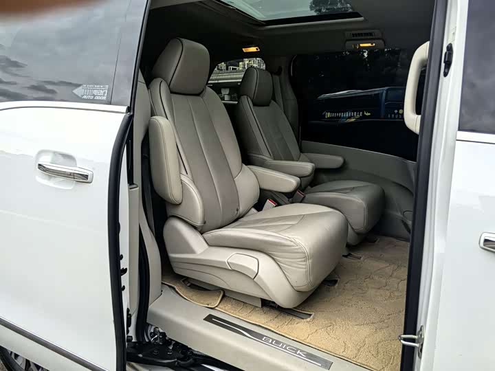 Фото 14 - Buick GL8 ES