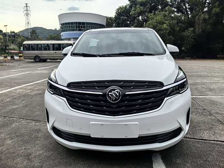 Фото 2 - Buick GL8 ES