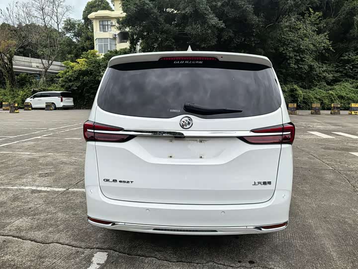 Фото 7 - Buick GL8 ES